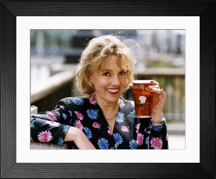 : Esther Rantzen Tv Presenter : Esther Rantzen Tv Presenter