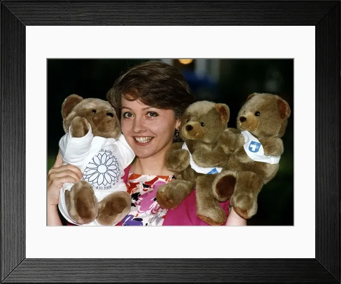 Framed Print : Anne Diamond TV Presenter Framed Print : Anne Diamond TV Presenter