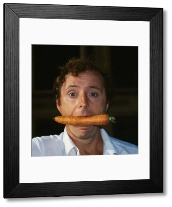 Framed Print : Jasper Carrott with raw carrot in his mouth September 1981 A©mirrorpix Framed Print : Jasper Carrott with raw carrot in his mouth September 1981 A©mirrorpix