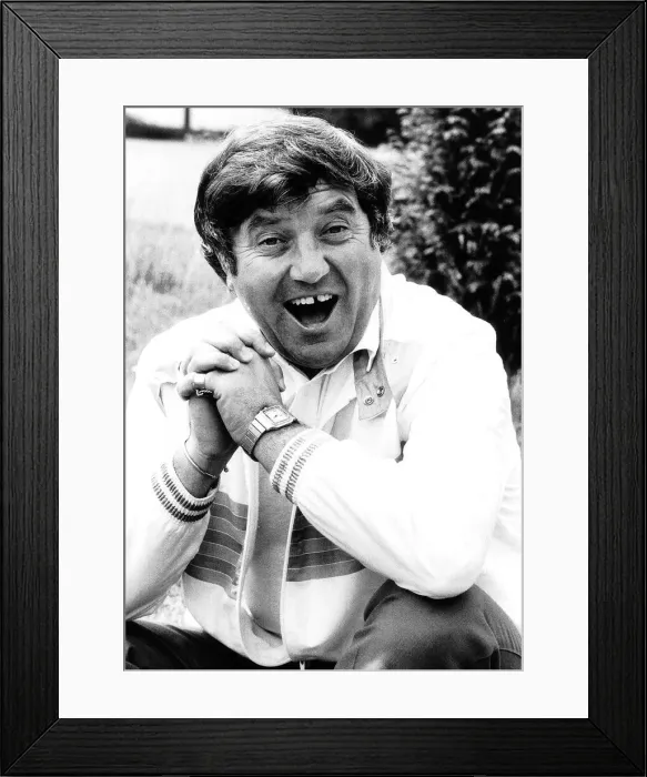 Framed Print : Jimmy Tarbuck comedian 1983 A©Mirrorpix Framed Print : Jimmy Tarbuck comedian 1983 A©Mirrorpix