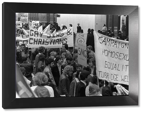 1977 Gay Pride rally in Hyde Park A©Mirrorpix