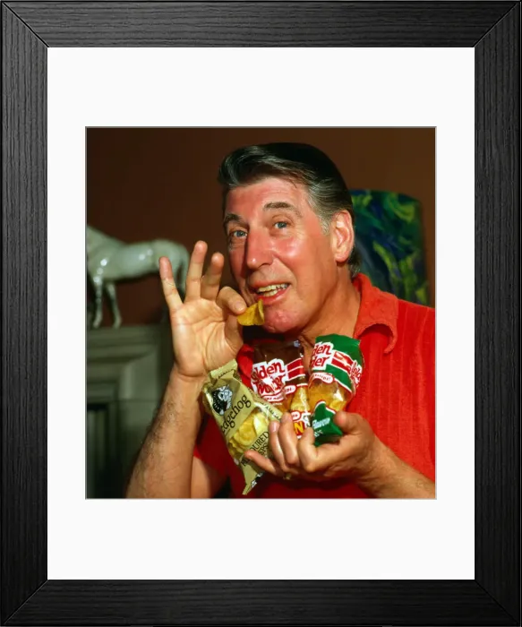 Framed Print : Rikki Fulton eating crisps June 1984 A©mirrorpix Framed Print : Rikki Fulton eating crisps June 1984 A©mirrorpix