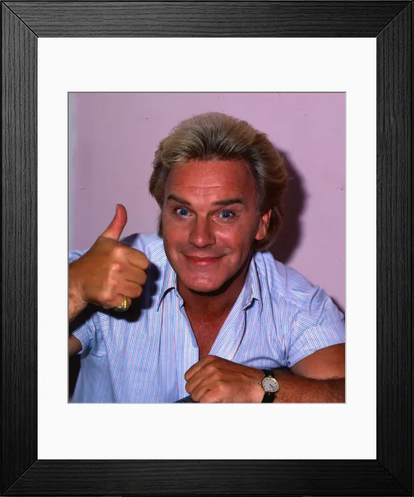 Framed Print : Freddie Starr comedian March 1989 giving thumbs up sign A©mirrorpix Framed Print : Freddie Starr comedian March 1989 giving thumbs up sign A©mirrorpix