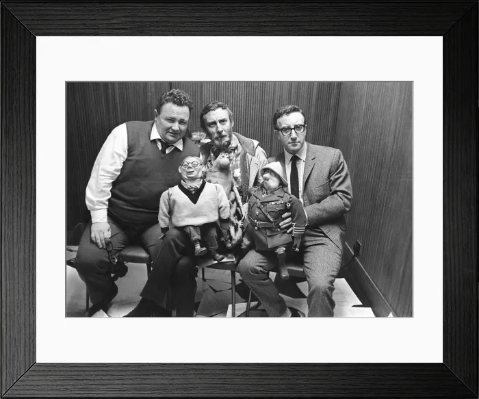 Framed Print : Spike Milligan March 1963 with Harry Seacombe and Peter Sellers rehersing for Framed Print : Spike Milligan March 1963 with Harry Seacombe and Peter Sellers rehersing for