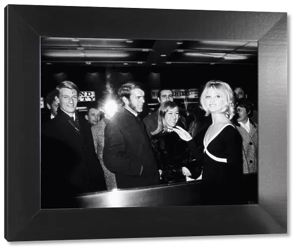 Goldie Hawn Actress and admiring audience at the premiere of her film Cactus Flower Dbase