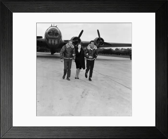 Framed Print : Actors Steve McQueen (left), Robert Wagner and Shirley Anne Field filming the War Lover Framed Print : Actors Steve McQueen (left), Robert Wagner and Shirley Anne Field filming the War Lover
