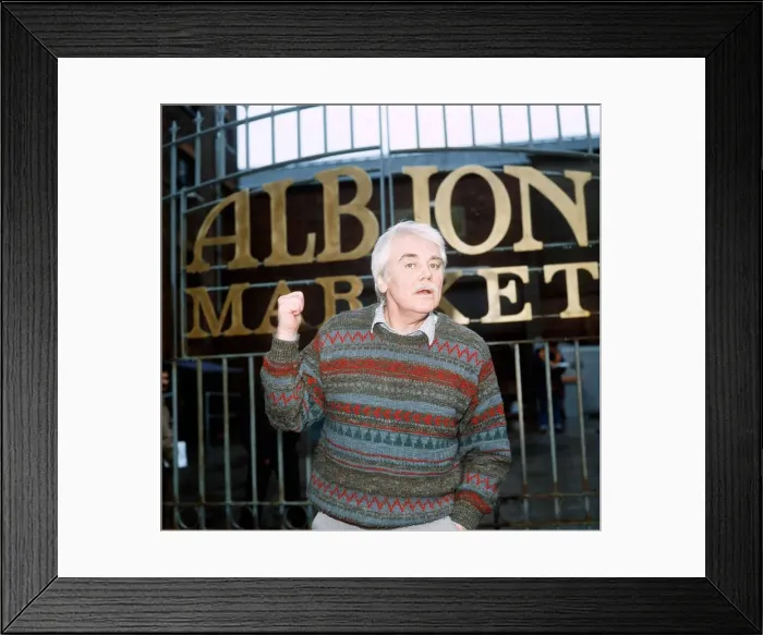 Framed Print : Anthony Booth January 1986 plays the Landlord of the Waterman