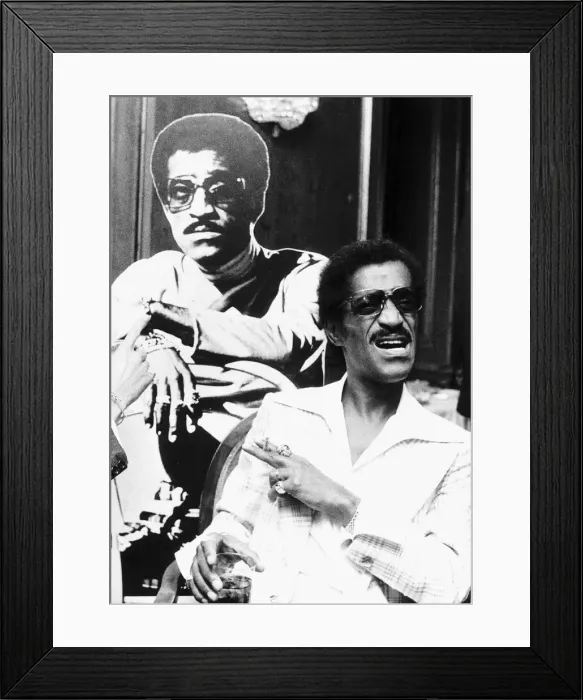 Framed Print : Sammy Davis Jnr singer actor with cardboard cut out 1974 Framed Print : Sammy Davis Jnr singer actor with cardboard cut out 1974