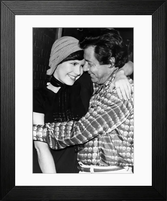 Framed Print : Carrie Fisher and father Eddie Fisher 1974 Framed Print : Carrie Fisher and father Eddie Fisher 1974