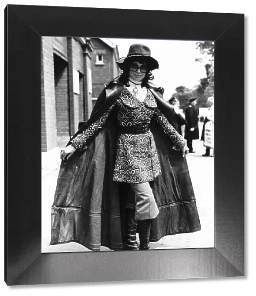 Linda Chandler actress at Royal Ascot in 1971 Tapestry jacket corduroy