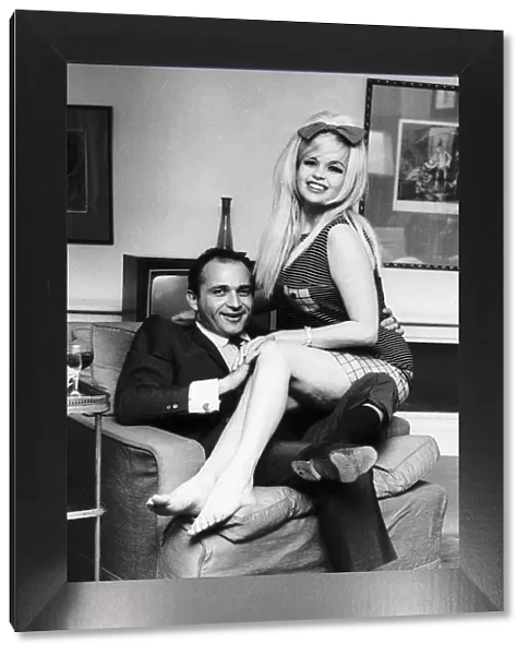 Jayne Mansfield with boyfriend lawyer Sam Brody 1967