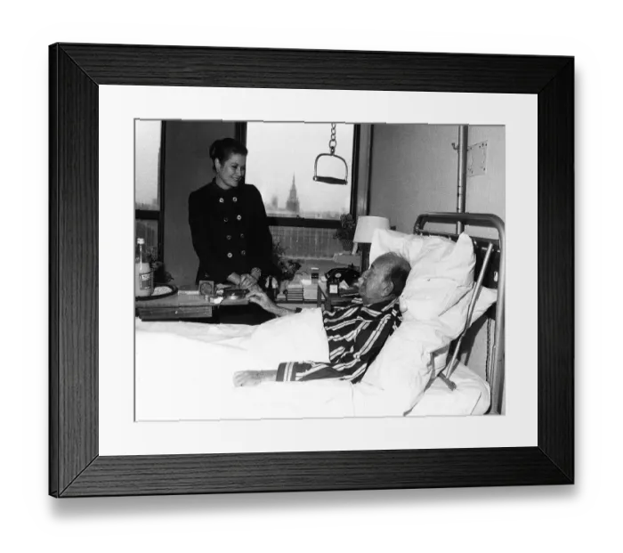 Framed Print : Noel Coward actor is visited by Princess Grace of Monaco at St Thomas