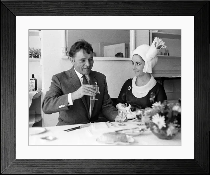 Framed Print : Elizabeth Taylor Sept 1963 and Richard Burton at sandown Park race course Framed Print : Elizabeth Taylor Sept 1963 and Richard Burton at sandown Park race course
