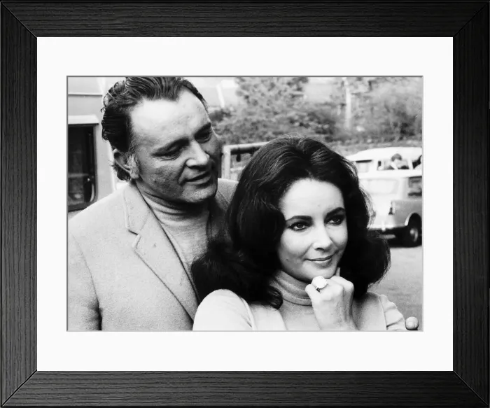 Framed Print : Richard Burton actor and Elizabeth Taylor with her £ Framed Print : Richard Burton actor and Elizabeth Taylor with her £