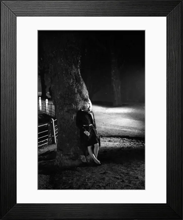 Framed Print : Julie Christie during the filming of her latest production Billy Liar April 1963 Framed Print : Julie Christie during the filming of her latest production Billy Liar April 1963