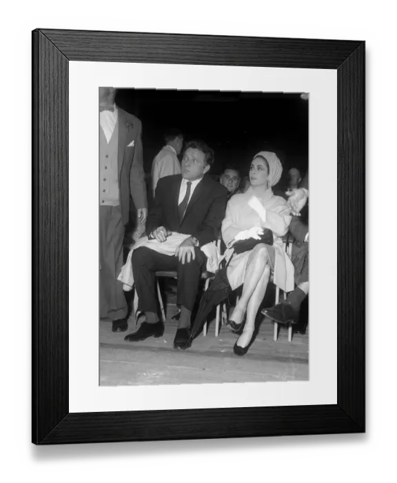 Framed Print : Elizabeth Taylor June 1963 Elizabeth Taylor