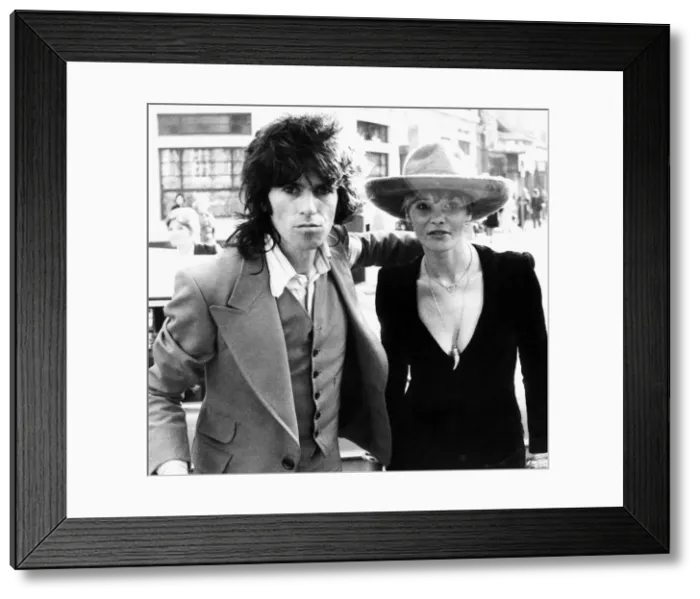 Framed Print : Anita Pallenberg and boyfriend Keith Richard 1973 Framed Print : Anita Pallenberg and boyfriend Keith Richard 1973