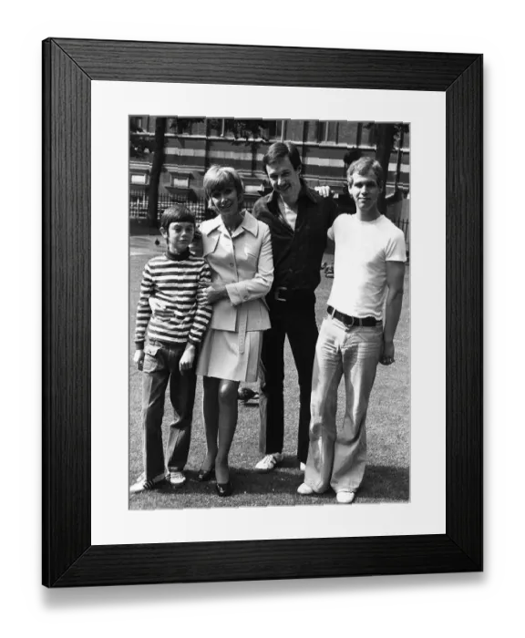 Framed Print : Wendy Craig actress with Andrew Dove (10) Rex Stallings and Trader Selkirk 1973