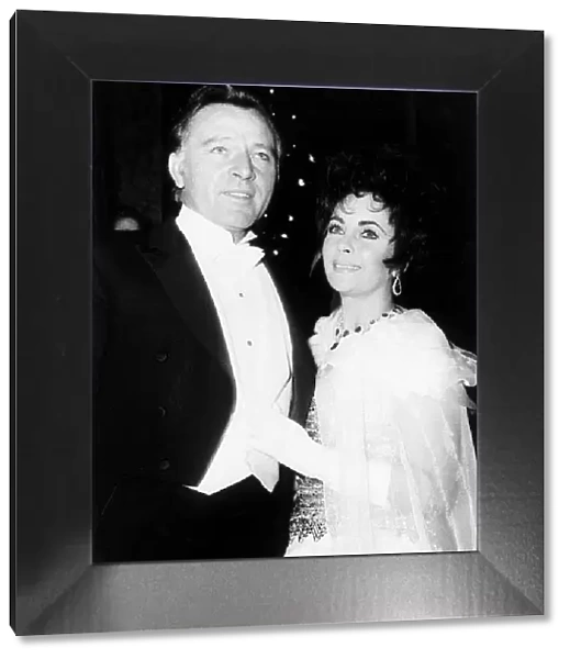 Richard Burton actor and wife Elizabeth Taylor at premiere of The Taming of The Shrew in