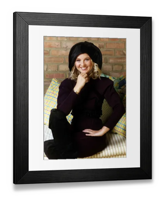 Framed Print : Lisa Maxwell actress December 1989 Framed Print : Lisa Maxwell actress December 1989