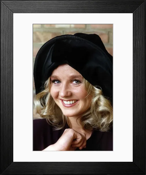 Framed Print : Lisa Maxwell actress December 1989 Framed Print : Lisa Maxwell actress December 1989