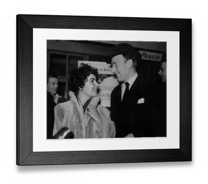 Framed Print : Elizabeth Taylor and husband Michael Wilding at London airport February 1952 Framed Print : Elizabeth Taylor and husband Michael Wilding at London airport February 1952