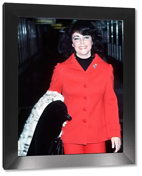 Elizabeth Taylor at London airport May 1975