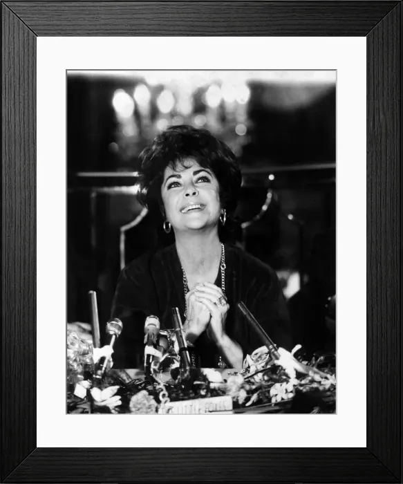 Framed Print : Elizabeth Taylor actress at a press conference to publicise her play The Little Foxes Framed Print : Elizabeth Taylor actress at a press conference to publicise her play The Little Foxes