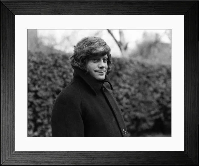 Framed Print : Oliver Reed Actor in large overcoat buttoned up to collar msi Framed Print : Oliver Reed Actor in large overcoat buttoned up to collar msi