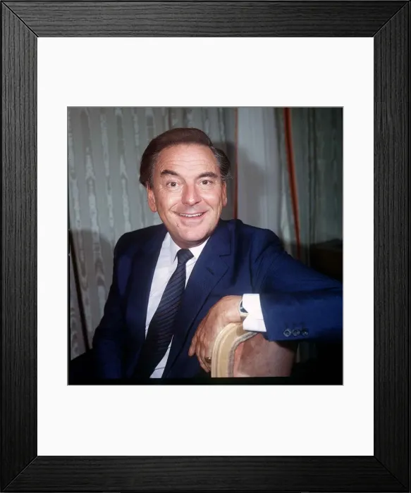 Framed Print : Bob Monkhouse Comedian Actor - April 1988 DBASE MSI Framed Print : Bob Monkhouse Comedian Actor - April 1988 DBASE MSI