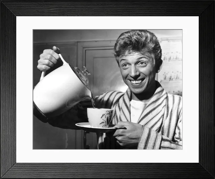 Framed Print : Tommy Steele actor pouring a cup of tea