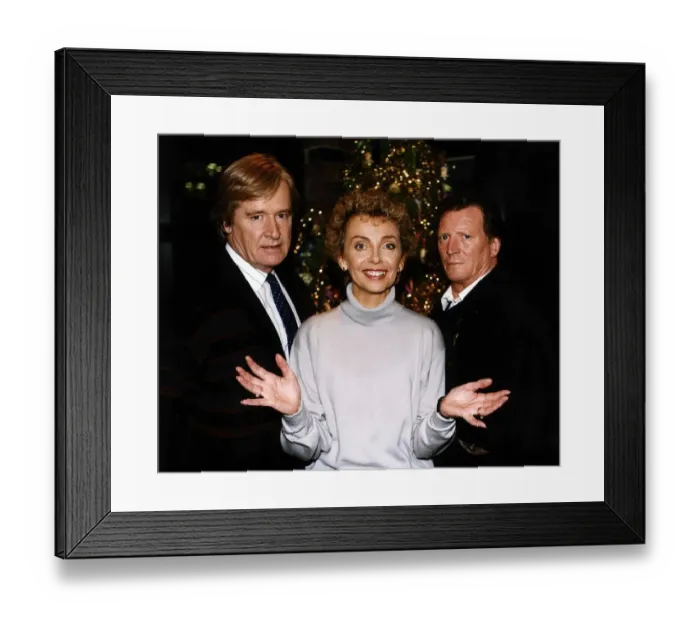 Framed Print : Coronation Street love triangle - William Roache (Ken Barlow) Framed Print : Coronation Street love triangle - William Roache (Ken Barlow)