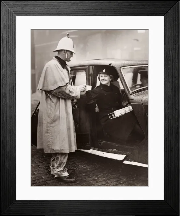 Framed Print : Women drivers of the mobile section of the Salford lancashire police force Framed Print : Women drivers of the mobile section of the Salford lancashire police force