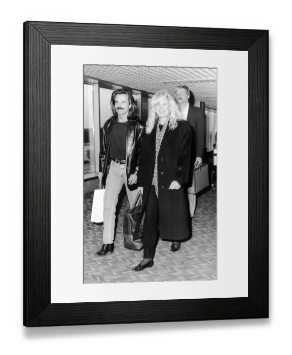 Framed Print : Linda Evans Actress TV Soap'Dynasty'with boyfriend film producer Yanni Framed Print : Linda Evans Actress TV Soap'Dynasty'with boyfriend film producer Yanni