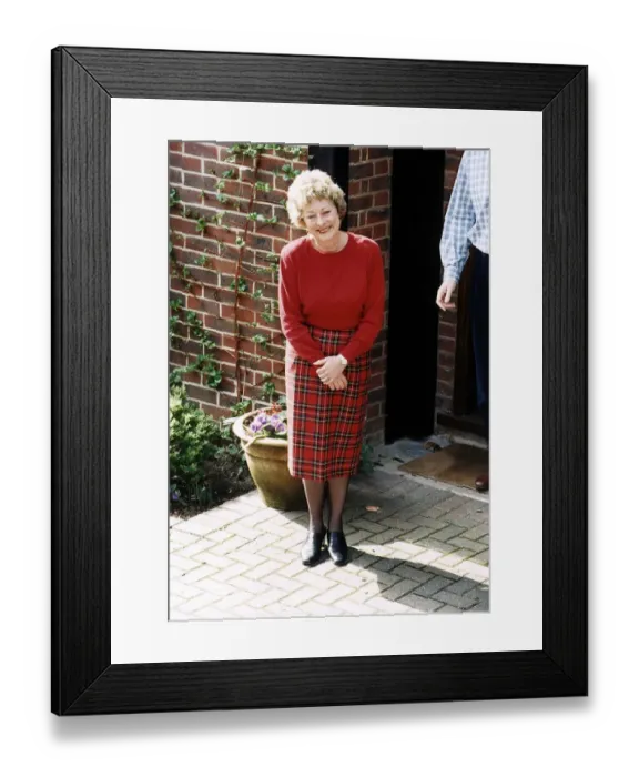Framed Print : Lizzie Power actress wife of Michael Aspel Framed Print : Lizzie Power actress wife of Michael Aspel