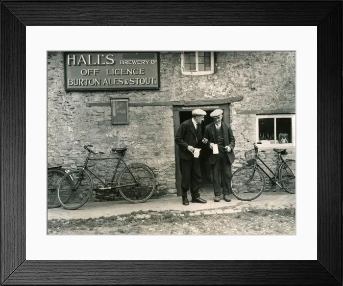 Framed Print : Halls Brewery Off Licence Burton Ales & Stout in Bucknell Oxford