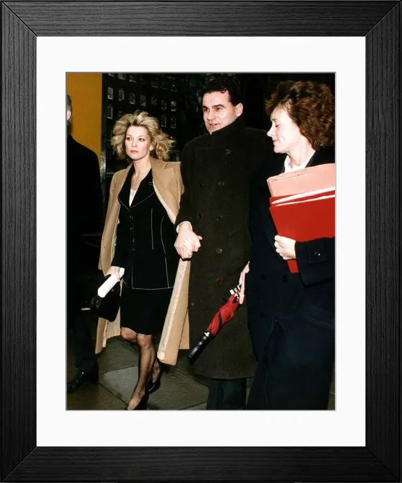 Framed Print : Gillian Taylforth actress arriving at court with Geoffrey Knights where she was sueing Framed Print : Gillian Taylforth actress arriving at court with Geoffrey Knights where she was sueing