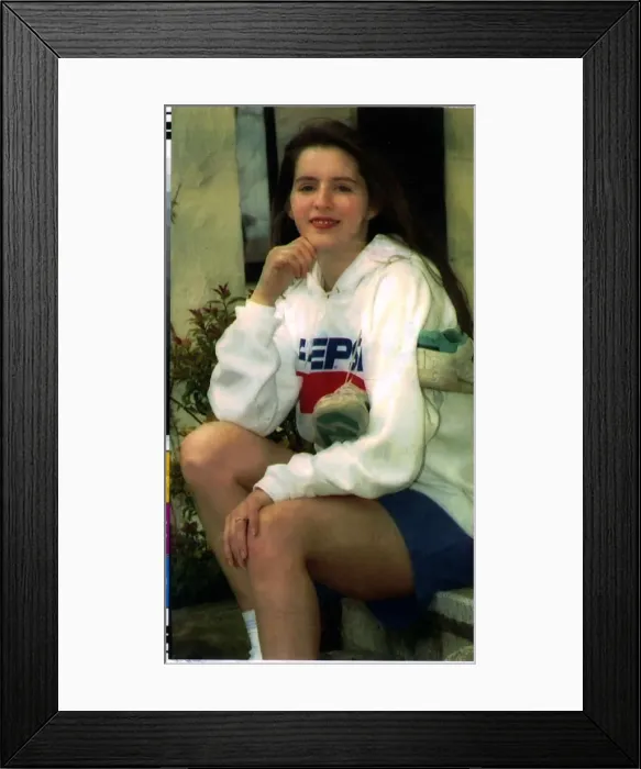 Framed Print : Suzanne Hall Actress Prepares For The London Marathon Framed Print : Suzanne Hall Actress Prepares For The London Marathon