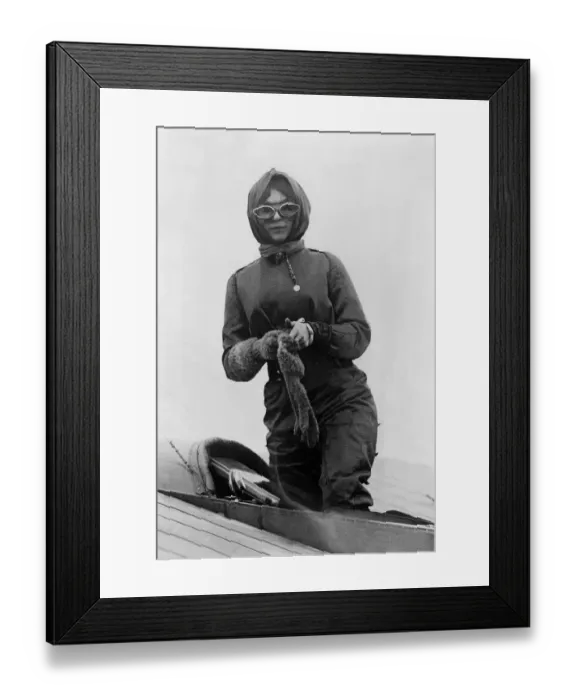 Framed Print : Miss Hariet Quimbey who was the first woman in the UK to get a pilots licence