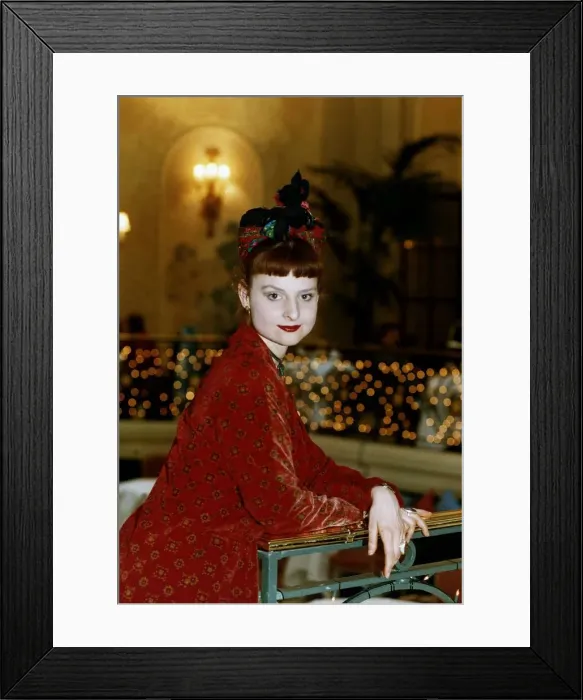 Framed Print : Linda Davidson Actress at the Waldorf Hotel Framed Print : Linda Davidson Actress at the Waldorf Hotel