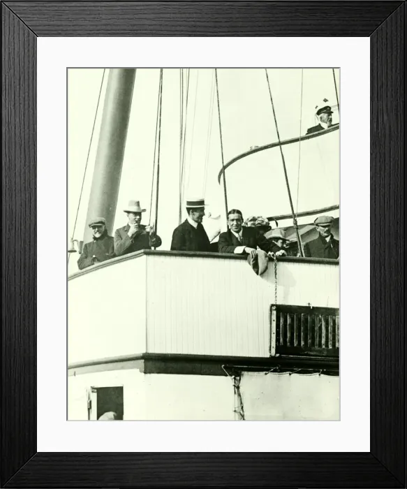 Framed Print : Sir Ernest Shackleton arrives at Dover. June 1909 Framed Print : Sir Ernest Shackleton arrives at Dover. June 1909