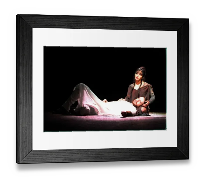 Framed Print : Steve Balsamo Actor as Jesus and Joanna Ampil as mary Magdalene in Jesus Christ Superstar