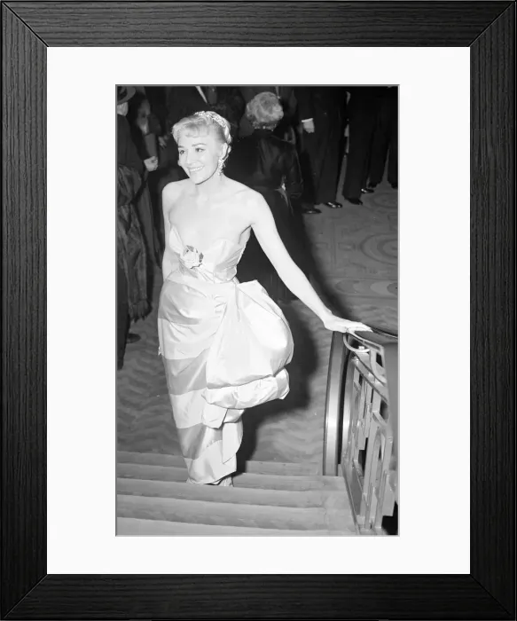 Framed Print : Premiere of the film The barefoot Contessa November 1954 Karen Greer Framed Print : Premiere of the film The barefoot Contessa November 1954 Karen Greer