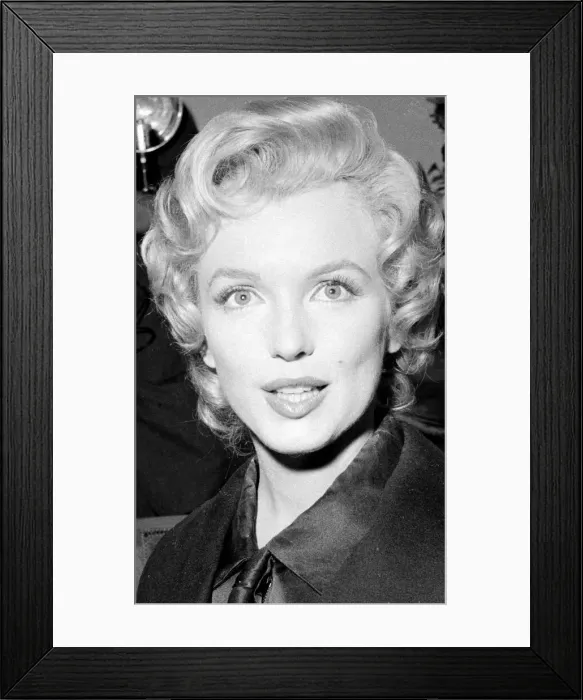 Framed Print : Actress Marylin Monroe at publicity shoot for their movie Framed Print : Actress Marylin Monroe at publicity shoot for their movie