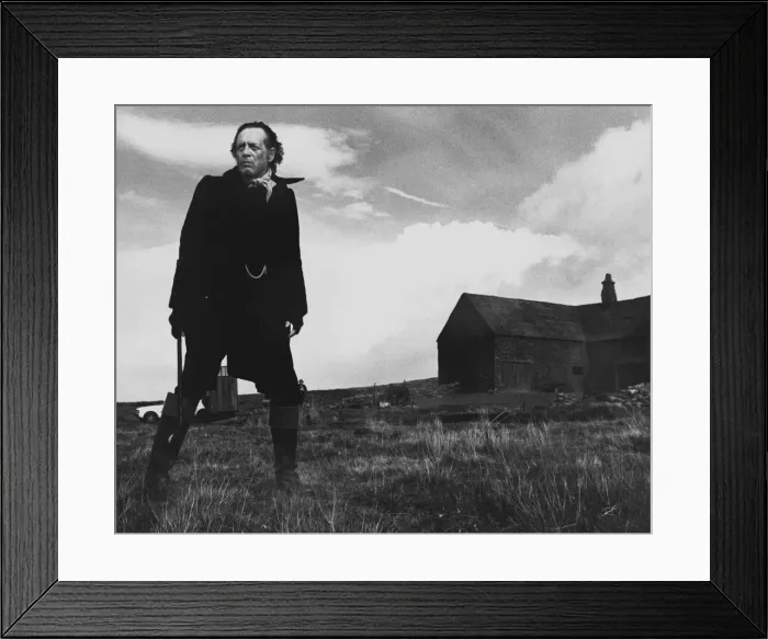 Framed Print : Patrick McGoohan on location in October 1982, whilst working on his latest film Framed Print : Patrick McGoohan on location in October 1982, whilst working on his latest film