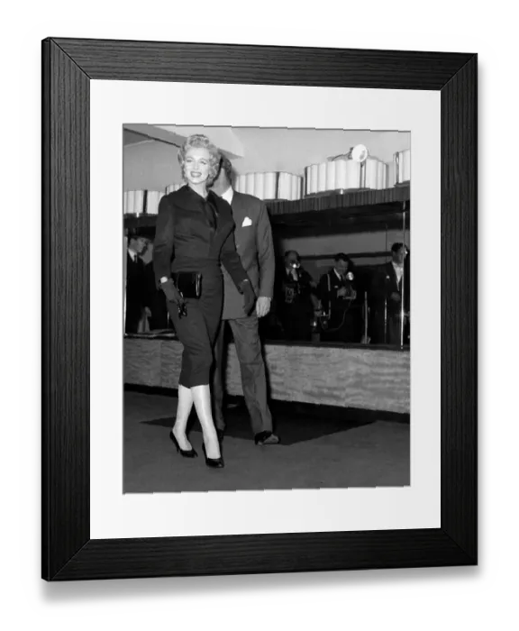 Framed Print : The Prince and the Showgirl. Marylin Monroe and Laurence Olivier at a publicity Framed Print : The Prince and the Showgirl. Marylin Monroe and Laurence Olivier at a publicity