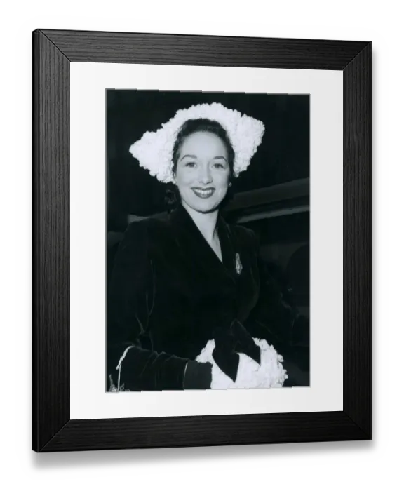 Framed Print : Actress Pat Kirkwood seen her on her wedding day Clothing Velvet Coat Hat Framed Print : Actress Pat Kirkwood seen her on her wedding day Clothing Velvet Coat Hat