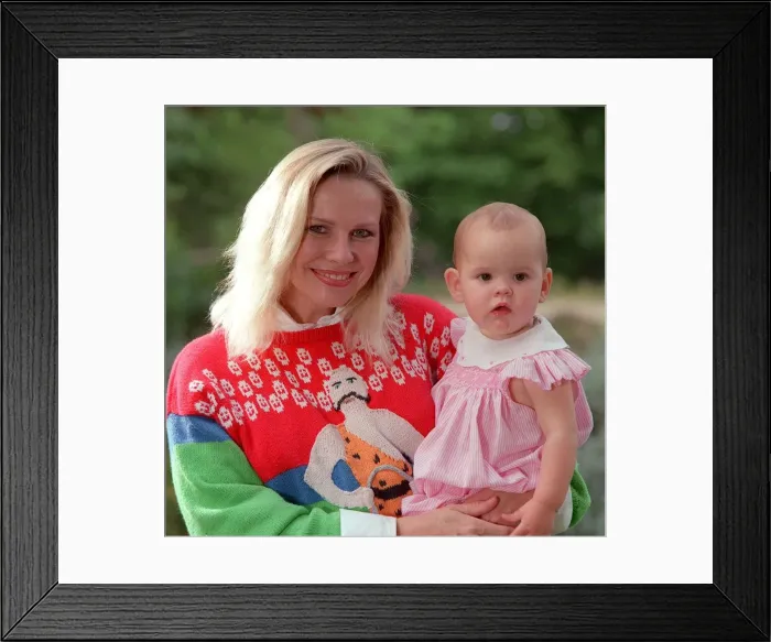 Framed Print : Pamela Stephenson May 1989 - actress, comedian and mother, pictured with daughter