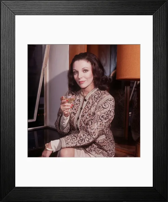 Framed Print : Actress Joan Collins 1980 Framed Print : Actress Joan Collins 1980