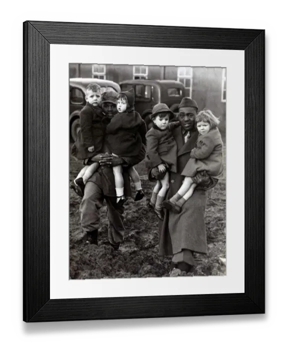 Framed Print : US Soldiers entertained 275 children of the Walton le dale community to a special Framed Print : US Soldiers entertained 275 children of the Walton le dale community to a special